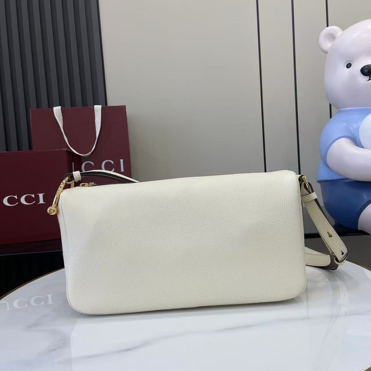 Gucci Half Horsebit Medium Shoulder Bag - FashionPlug