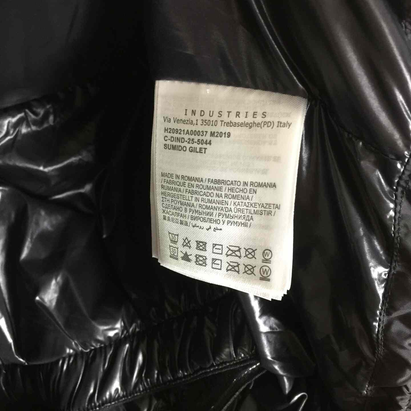 Moncler Verdons Short Down Jacket - FashionPlug