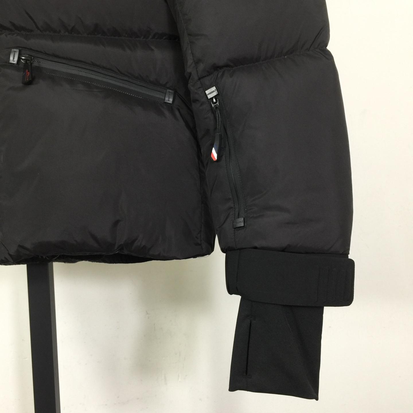 Moncler Verdons Short Down Jacket - FashionPlug