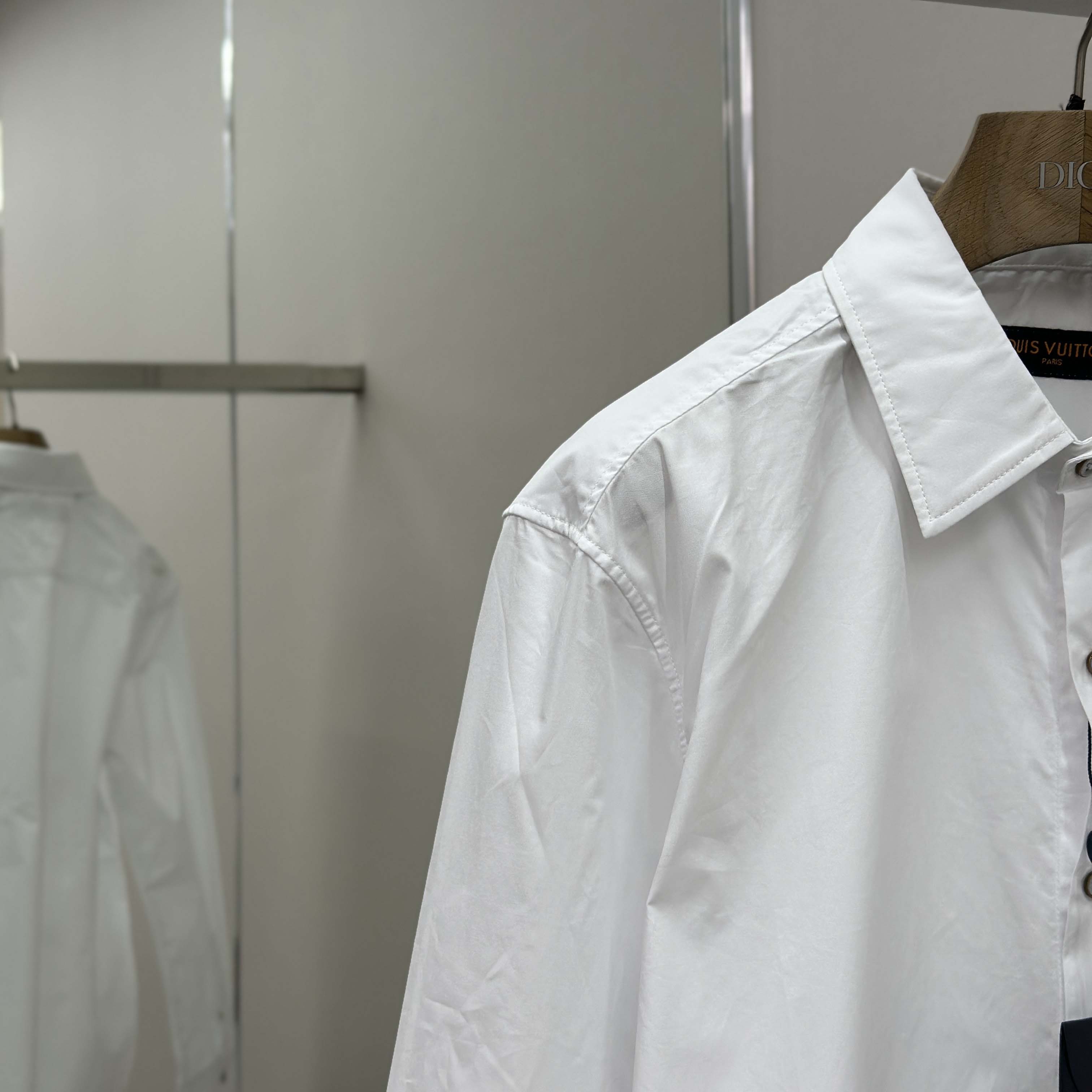 Louis Vuitton Embossed Signature Long-Sleeved Cotton Shirt   1AHVY7 - FashionPlug