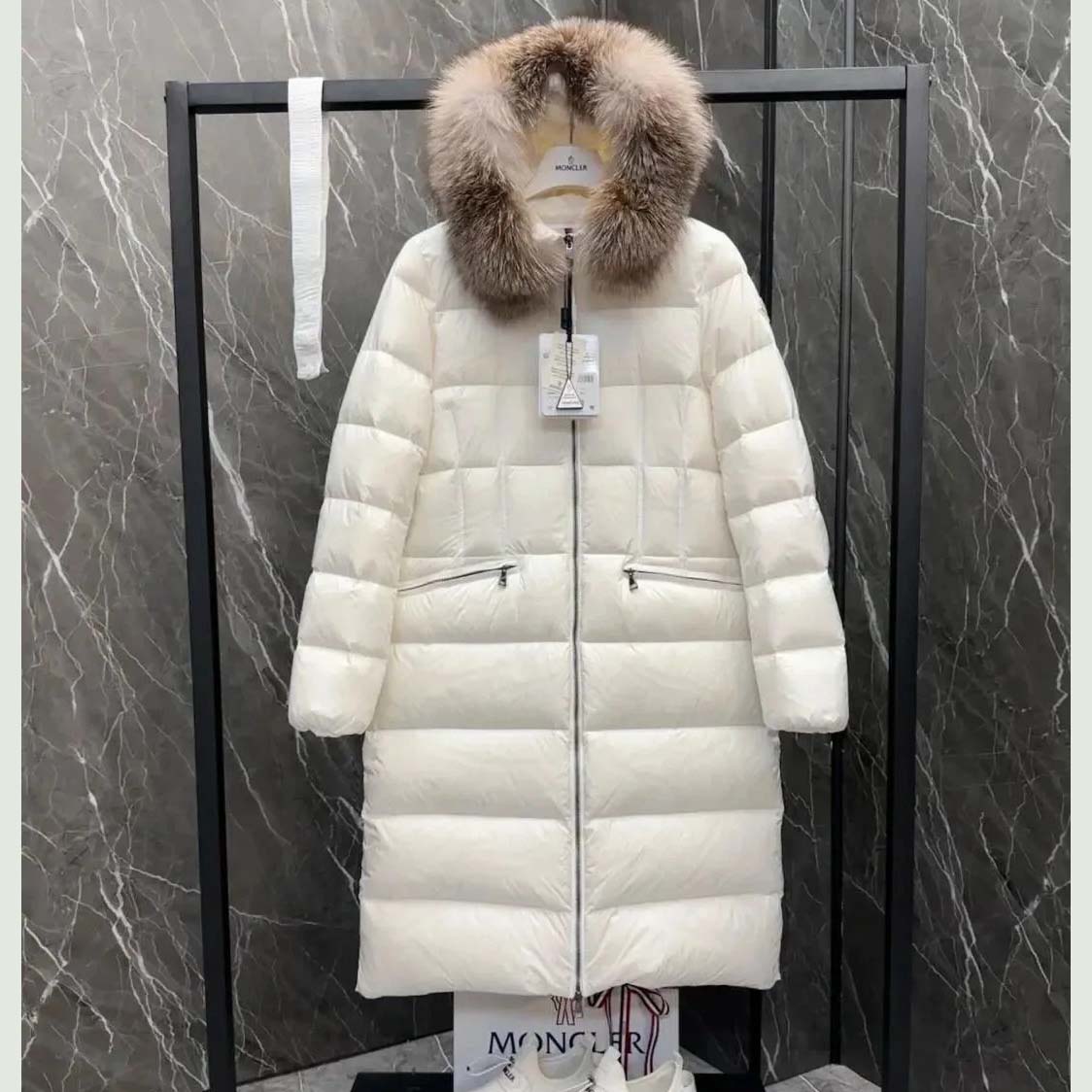 Moncler Boedic Down Jacket With A Detachable Shearling Trim - FashionPlug