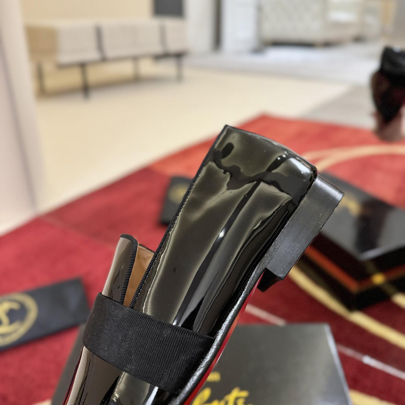 Christian Louboutin Dandydeco Loafers  - FashionPlug