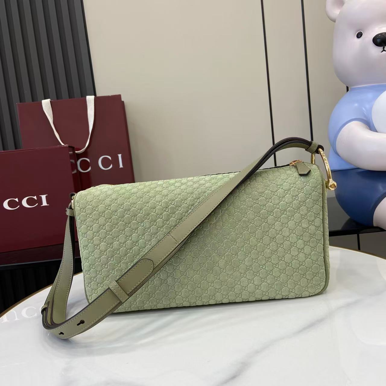 Gucci Half Horsebit Medium Shoulder Bag - FashionPlug