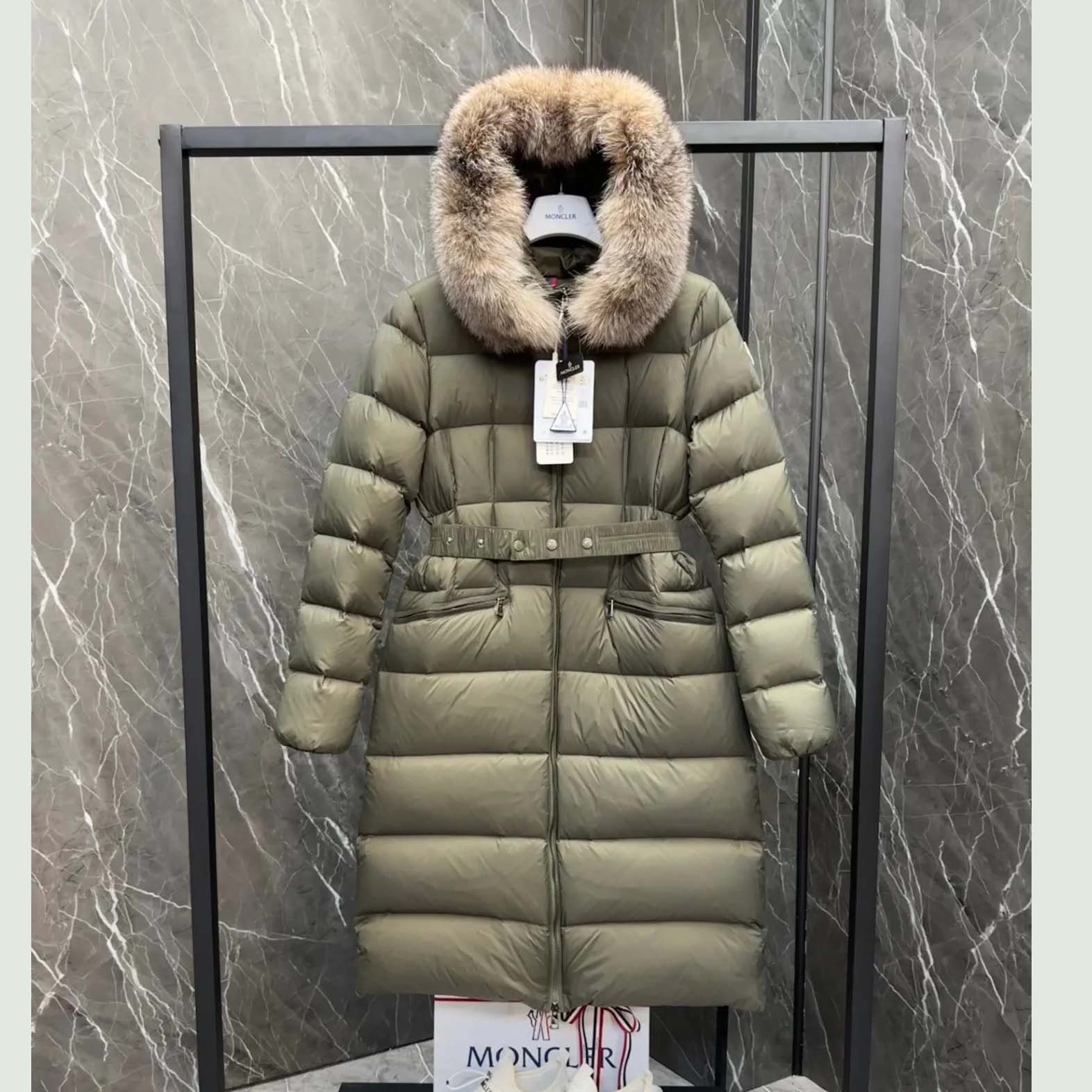 Moncler Boedic Down Jacket With A Detachable Shearling Trim - FashionPlug