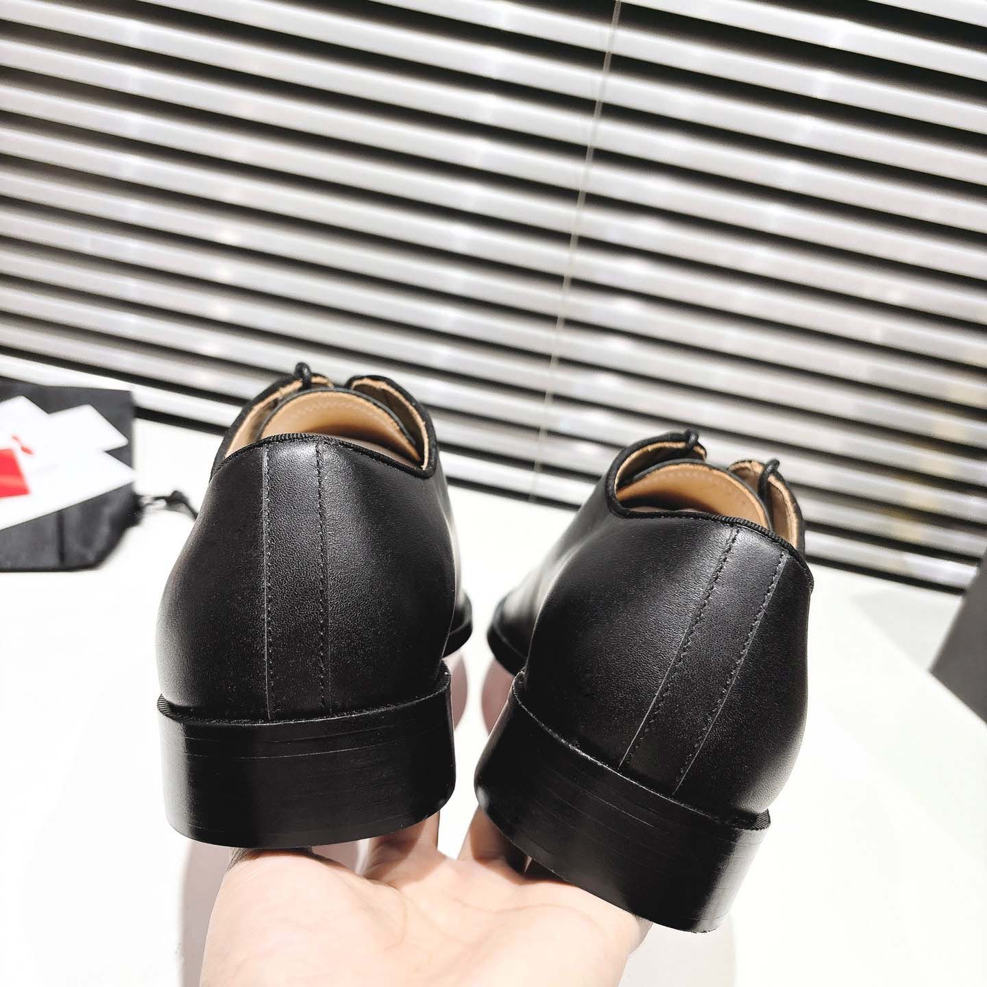 Christian Louboutin Chambeliss Derbies - Calf leather - FashionPlug