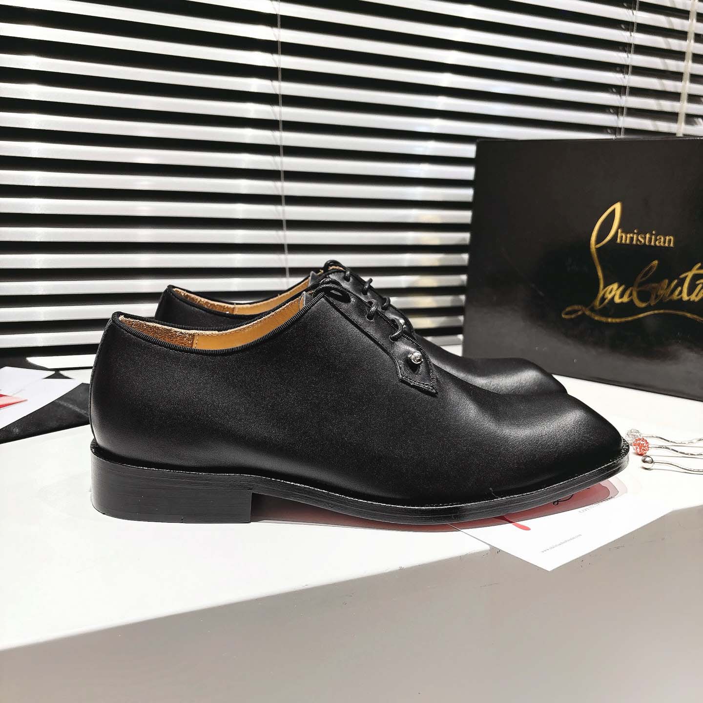 Christian Louboutin Chambeliss Derbies - Calf leather - FashionPlug