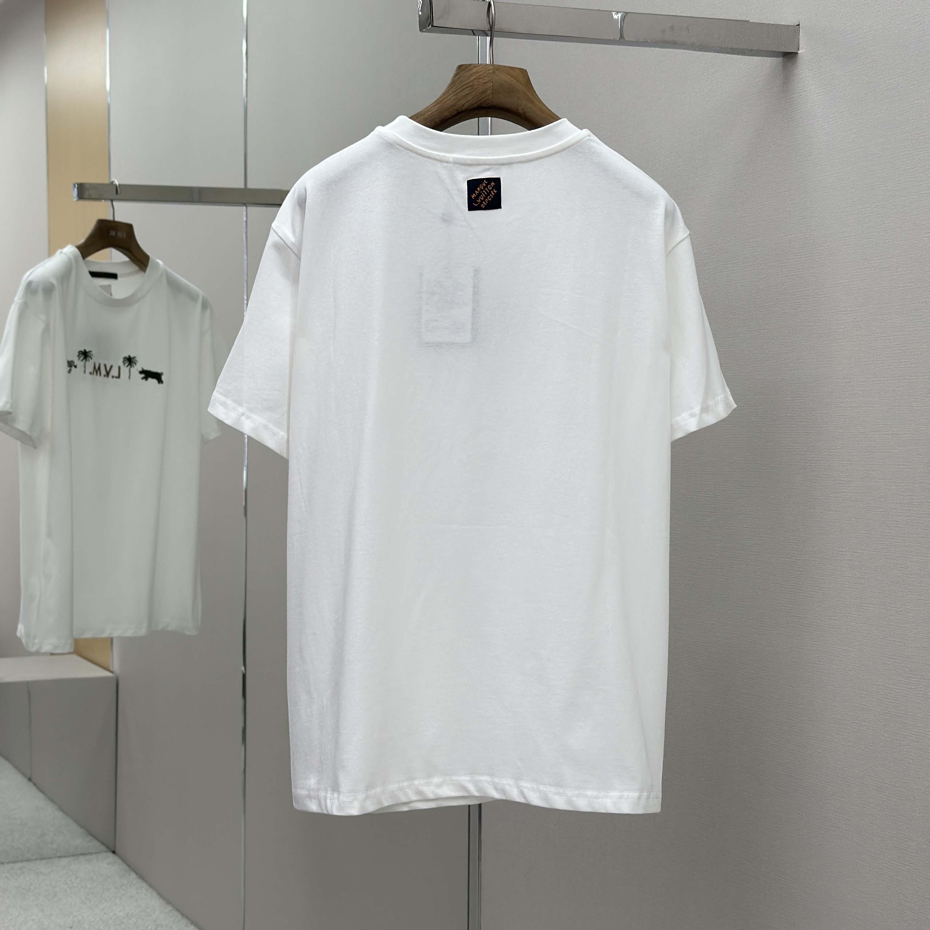 Louis Vuitton LV x The Darjeeling Limited Embroidered Short-Sleeved crewneck   1AJVQK - FashionPlug