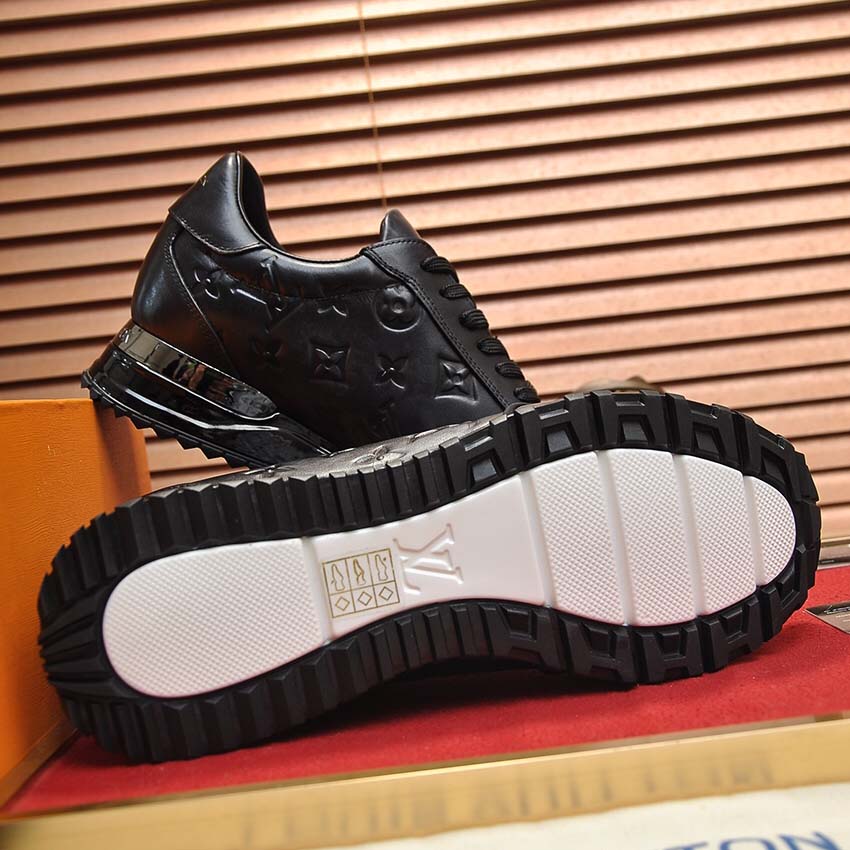 Louis Vuitton Sneaker        - FashionPlug