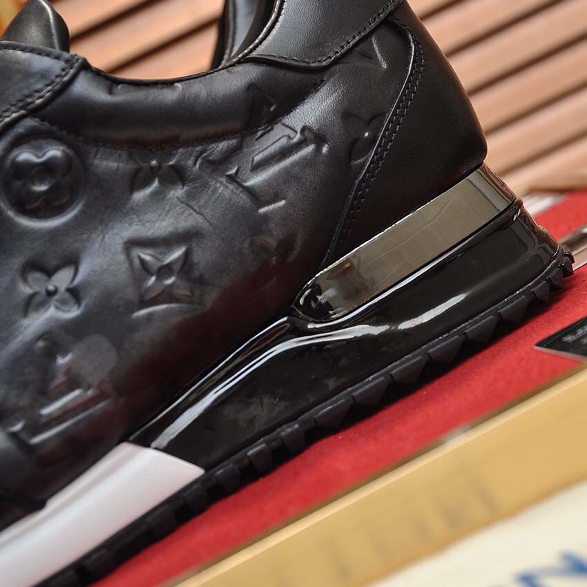 Louis Vuitton Sneaker        - FashionPlug