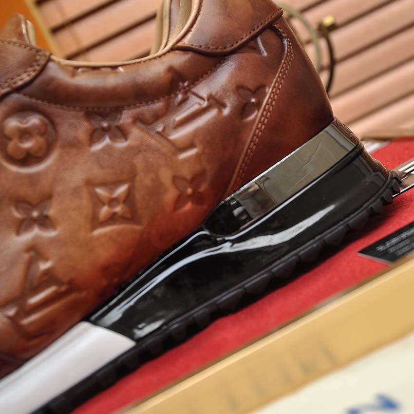 Louis Vuitton Sneaker        - FashionPlug