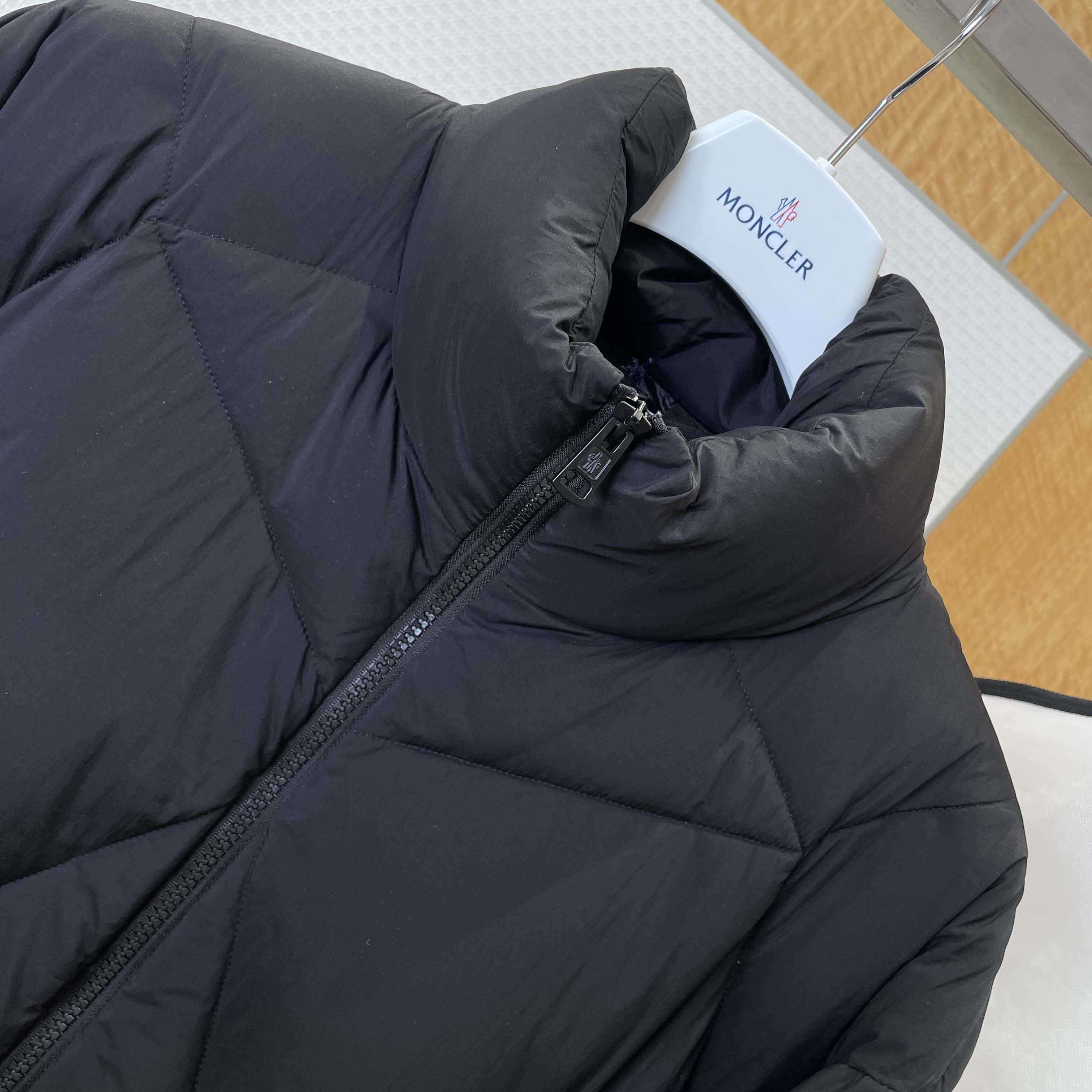 Moncler Vardar Short Down Jacket - FashionPlug