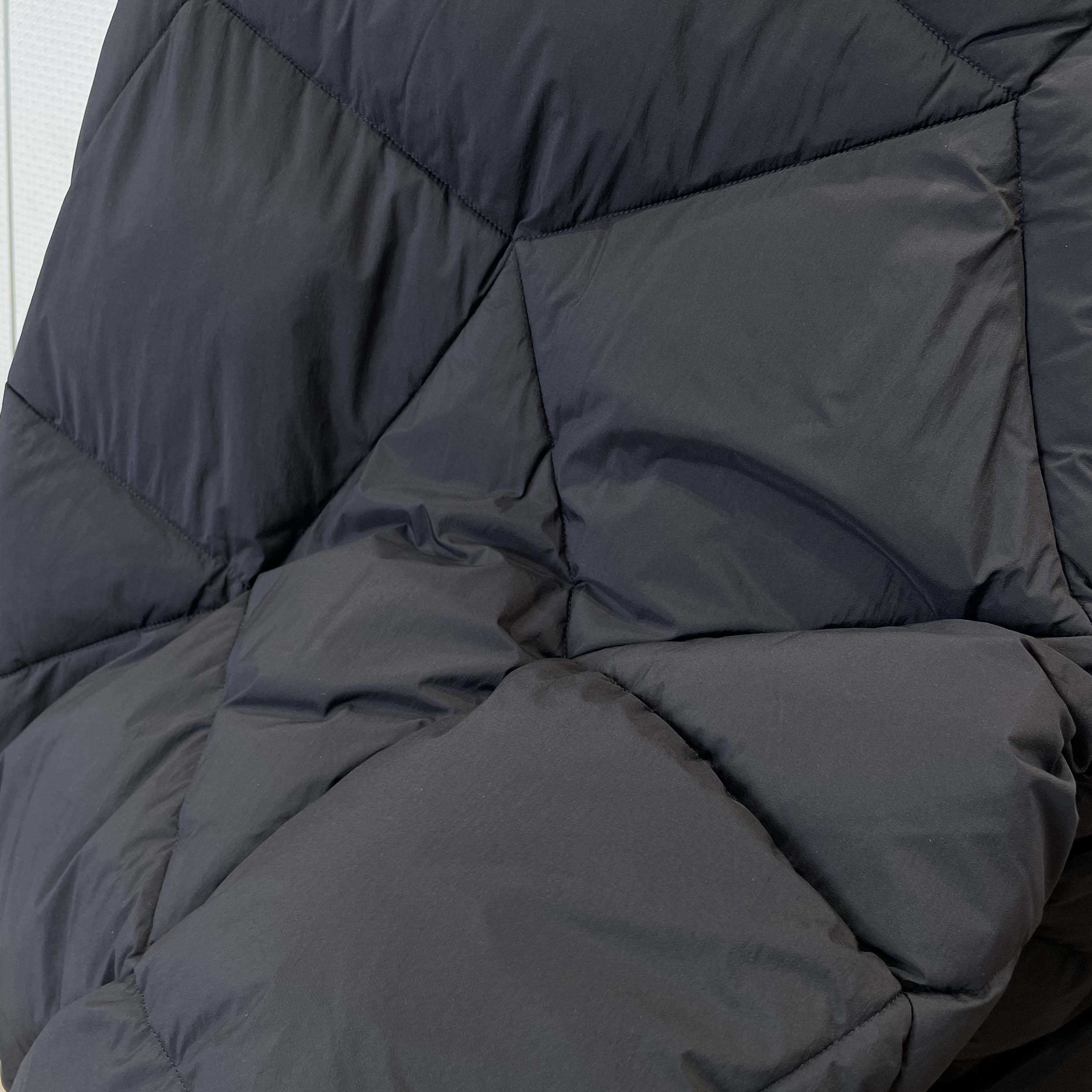 Moncler Vardar Short Down Jacket - FashionPlug