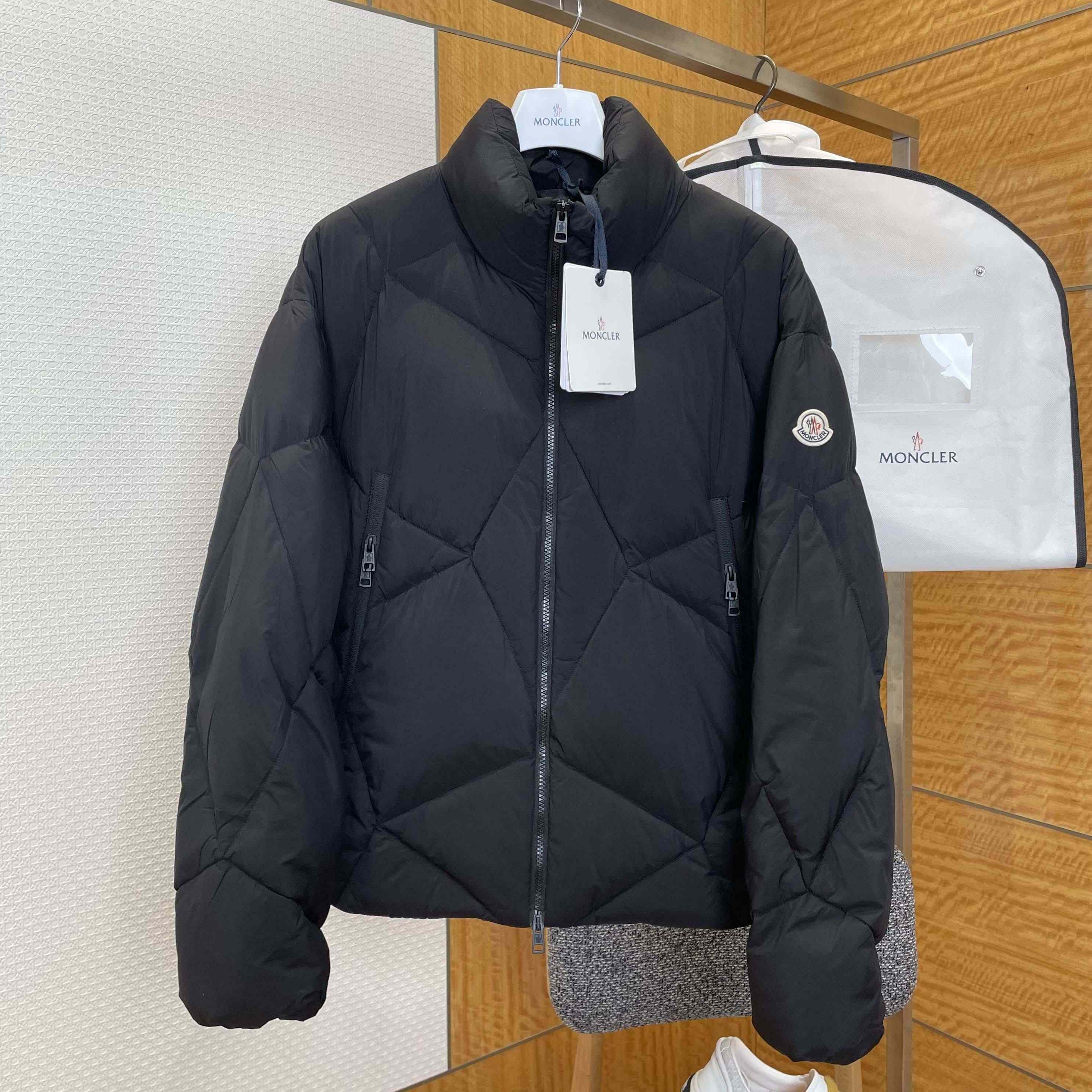 Moncler Vardar Short Down Jacket - FashionPlug