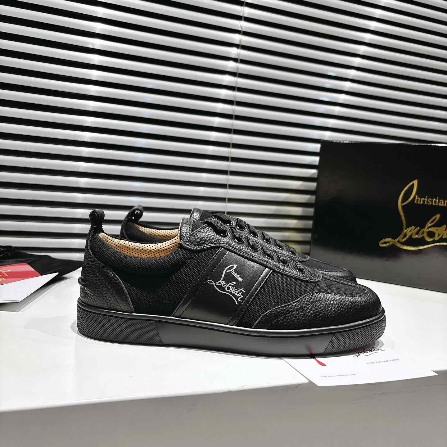 Christian Louboutin Retero Sneakers - FashionPlug