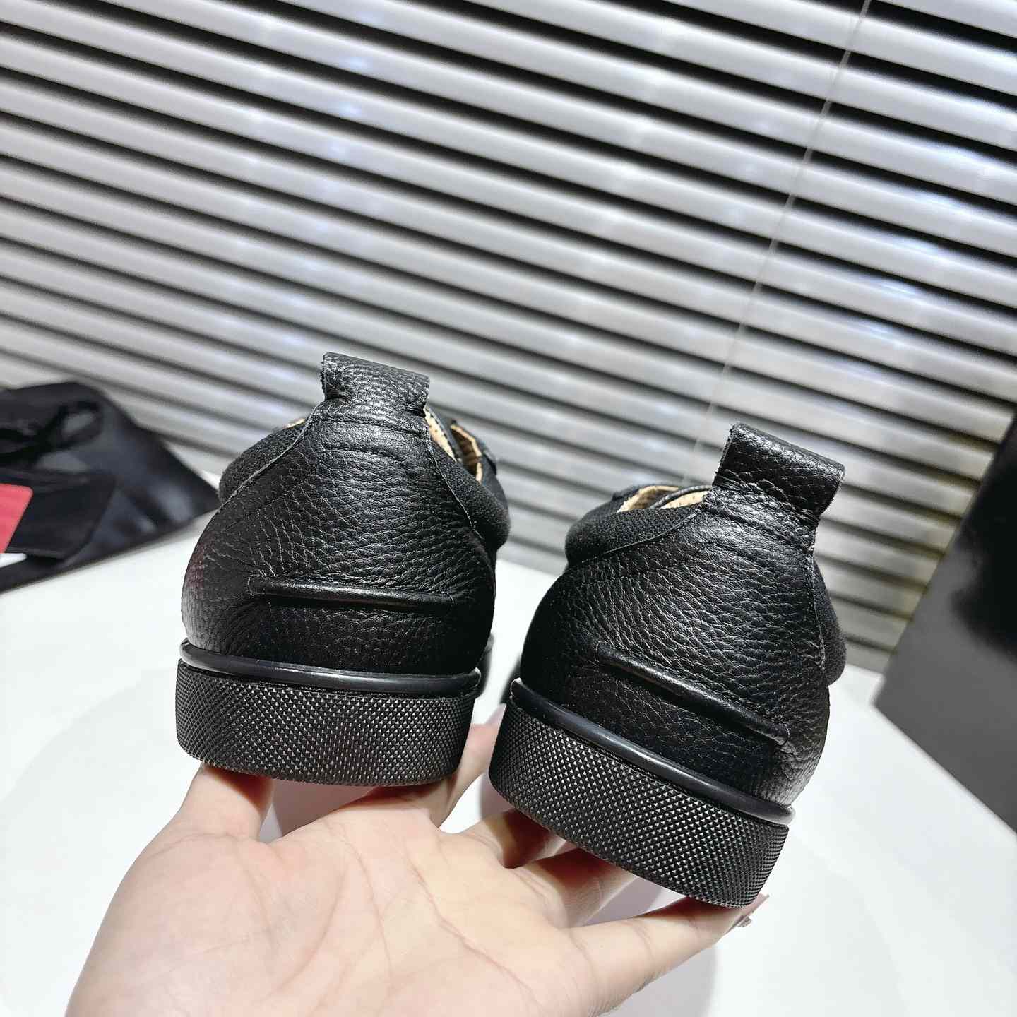 Christian Louboutin Retero Sneakers - FashionPlug