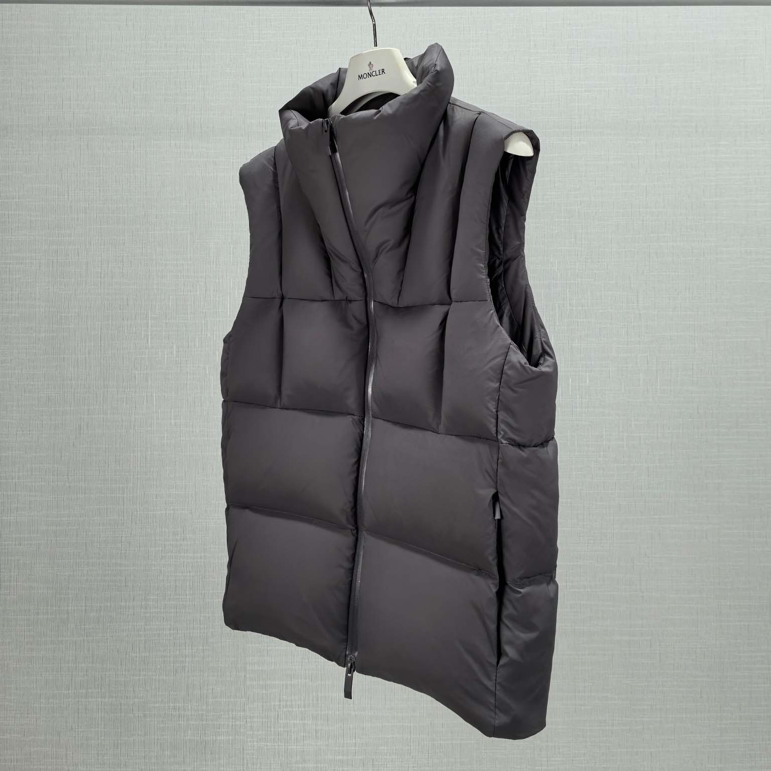 Moncler Padded Quilted Gilet - FashionPlug