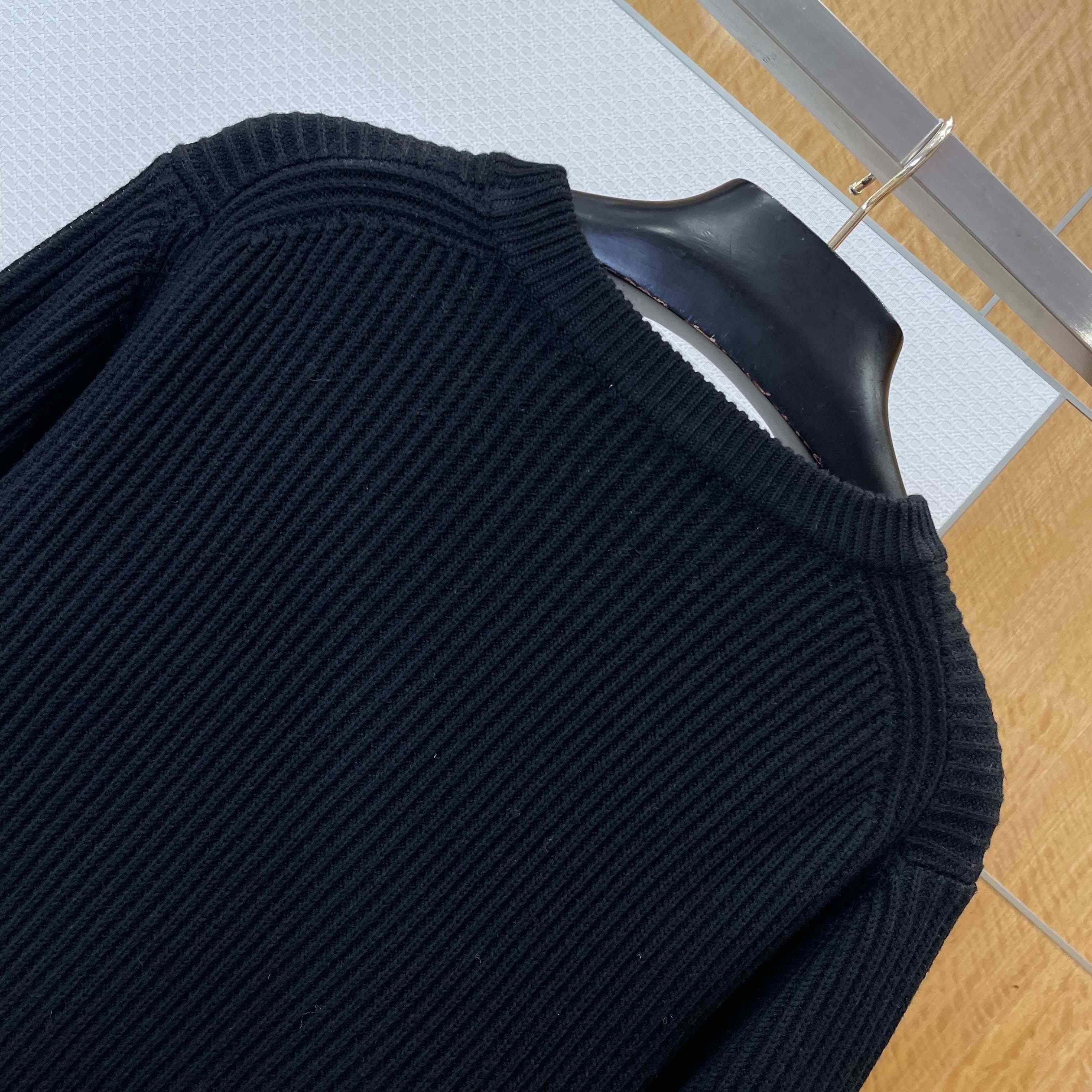 Moncler Cotton Sweater - FashionPlug