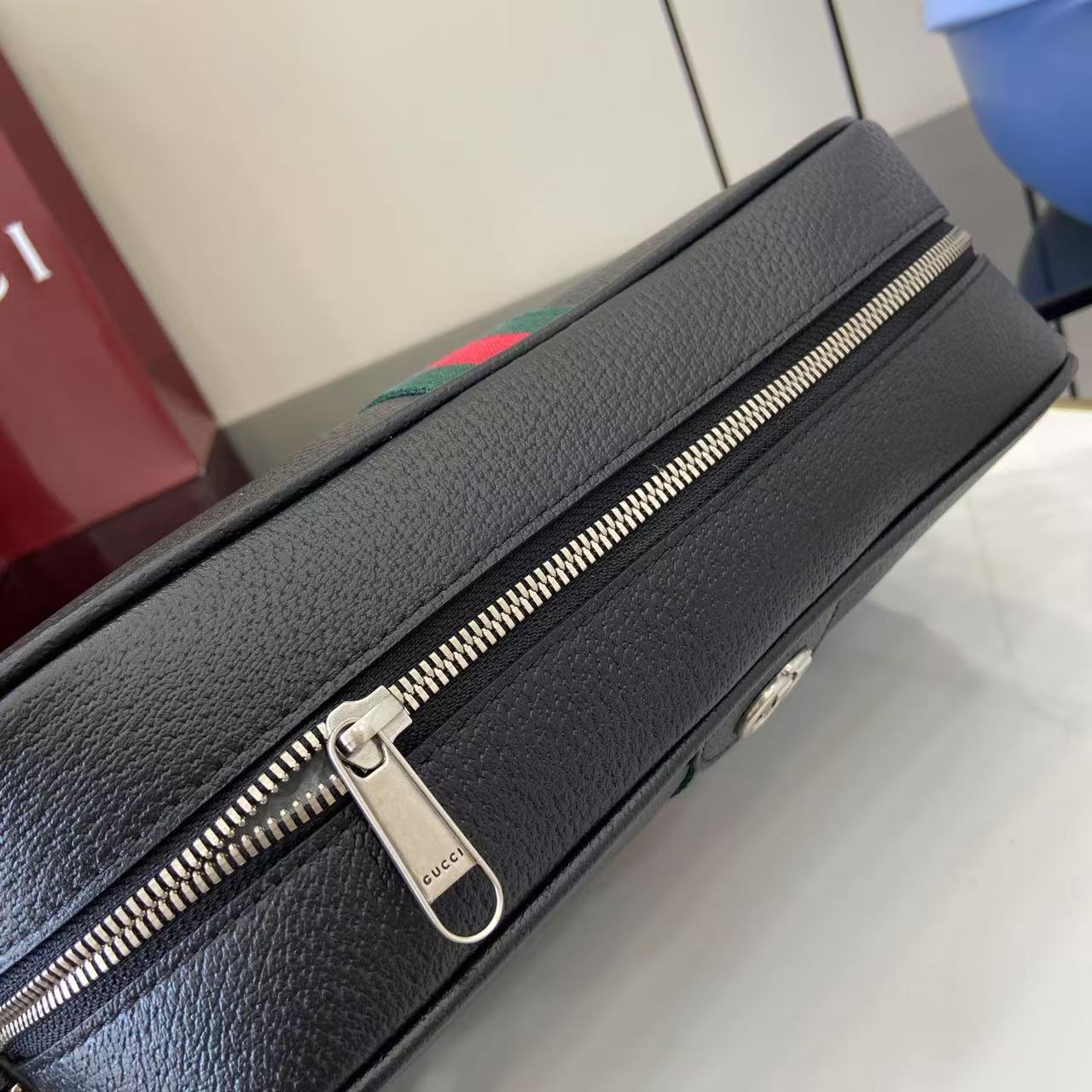 Gucci Ophidia medium crossbody bag - FashionPlug