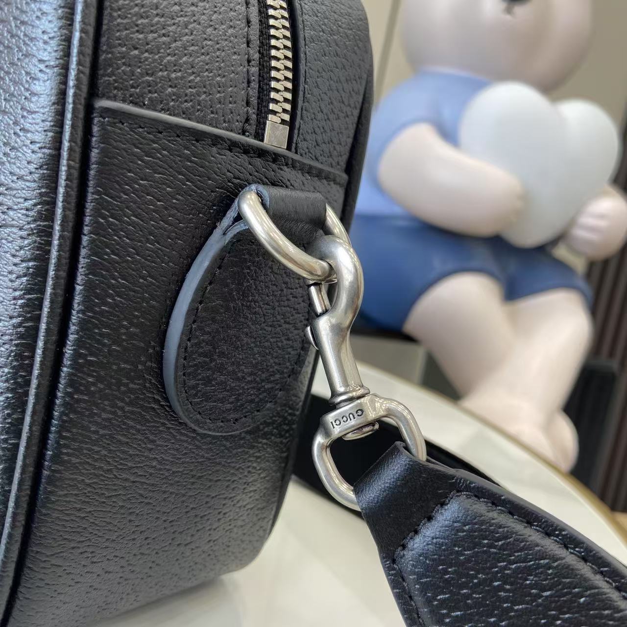 Gucci Ophidia medium crossbody bag - FashionPlug