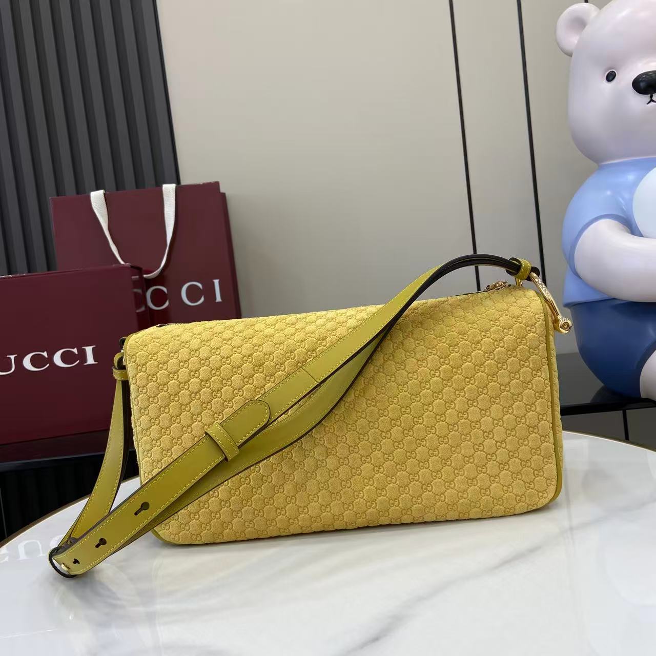 Gucci Half Horsebit Medium Shoulder Bag - FashionPlug