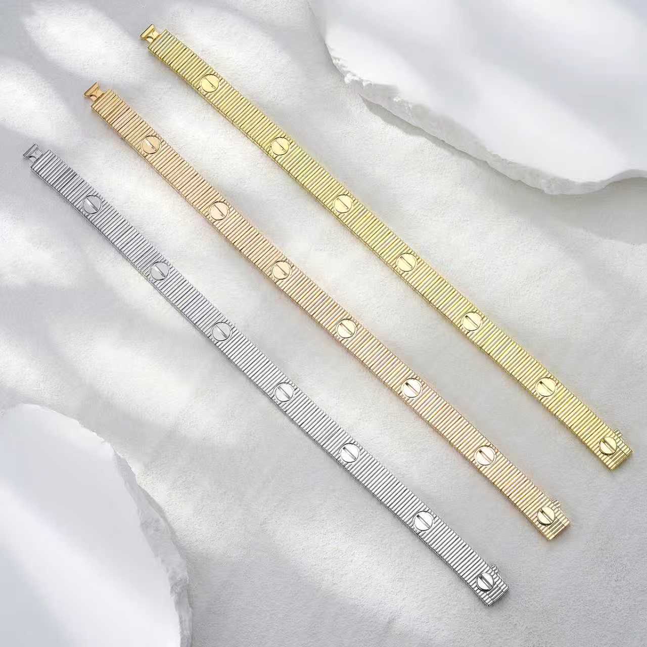 Cartier Love Unlimited flexible bracelet  - FashionPlug