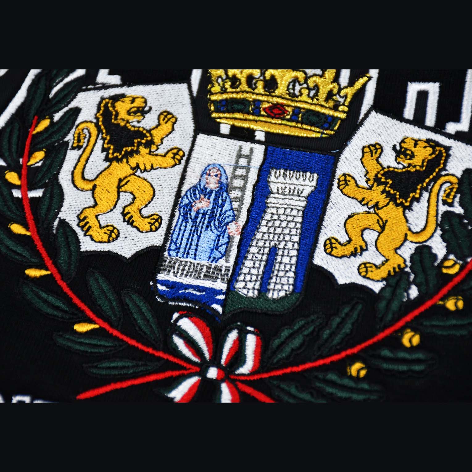 Supreme Crest Appliqué Half Zip Pullover 'Black' - FashionPlug