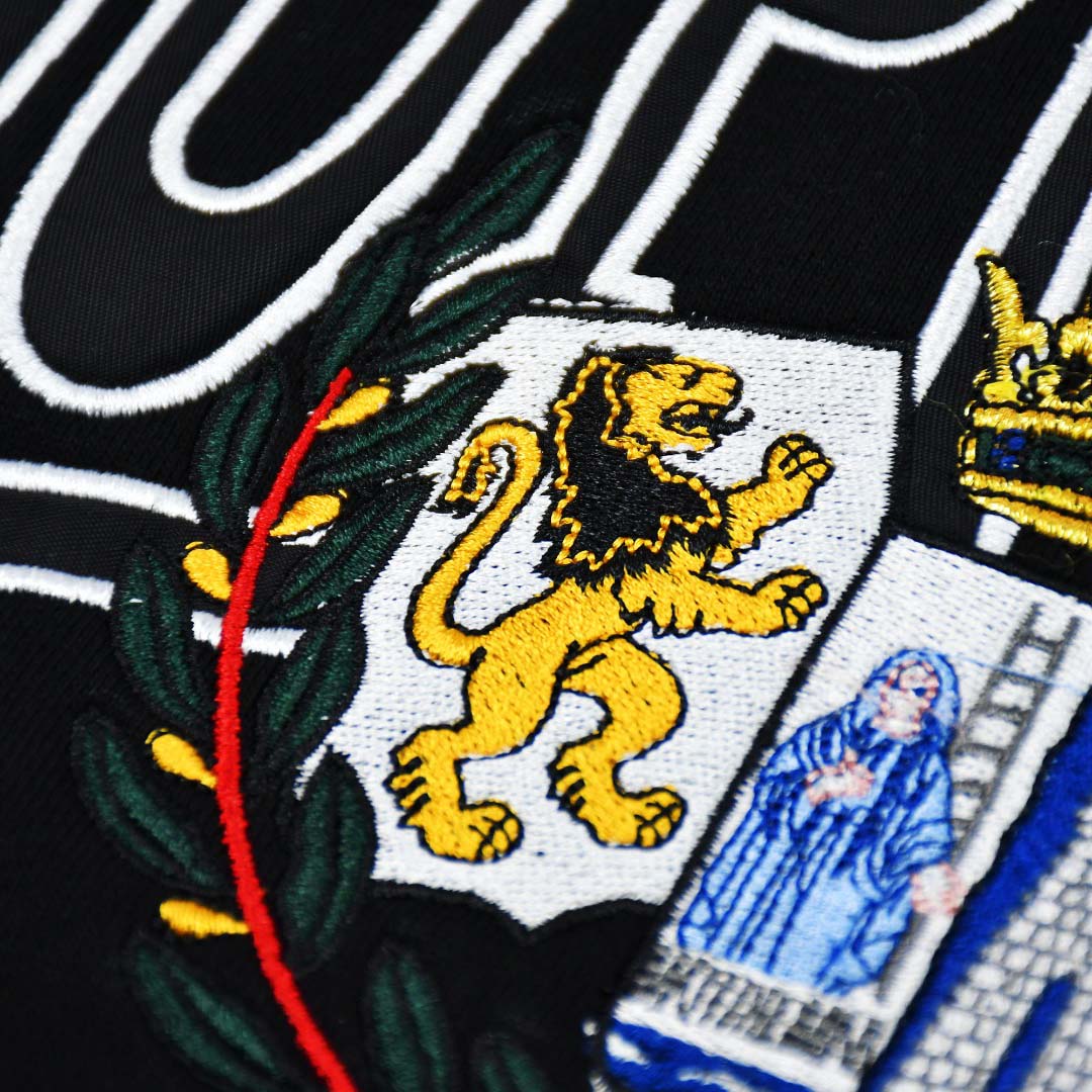 Supreme Crest Appliqué Half Zip Pullover 'Black' - FashionPlug