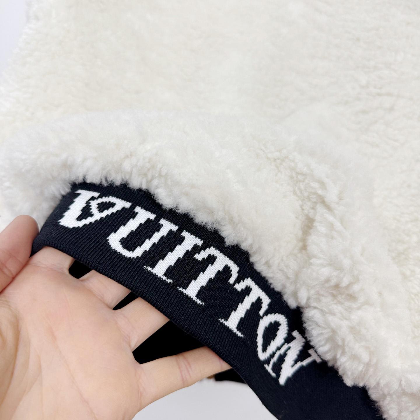 Louis Vuitton Reversible Fleece Gilet - FashionPlug