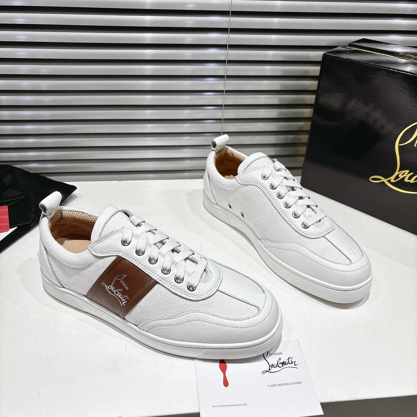 Christian Louboutin Retero Sneakers - FashionPlug