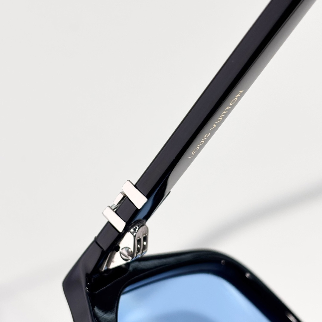 Louis Vuitton LV Hit Large Square Sunglasses   Z3059U - FashionPlug