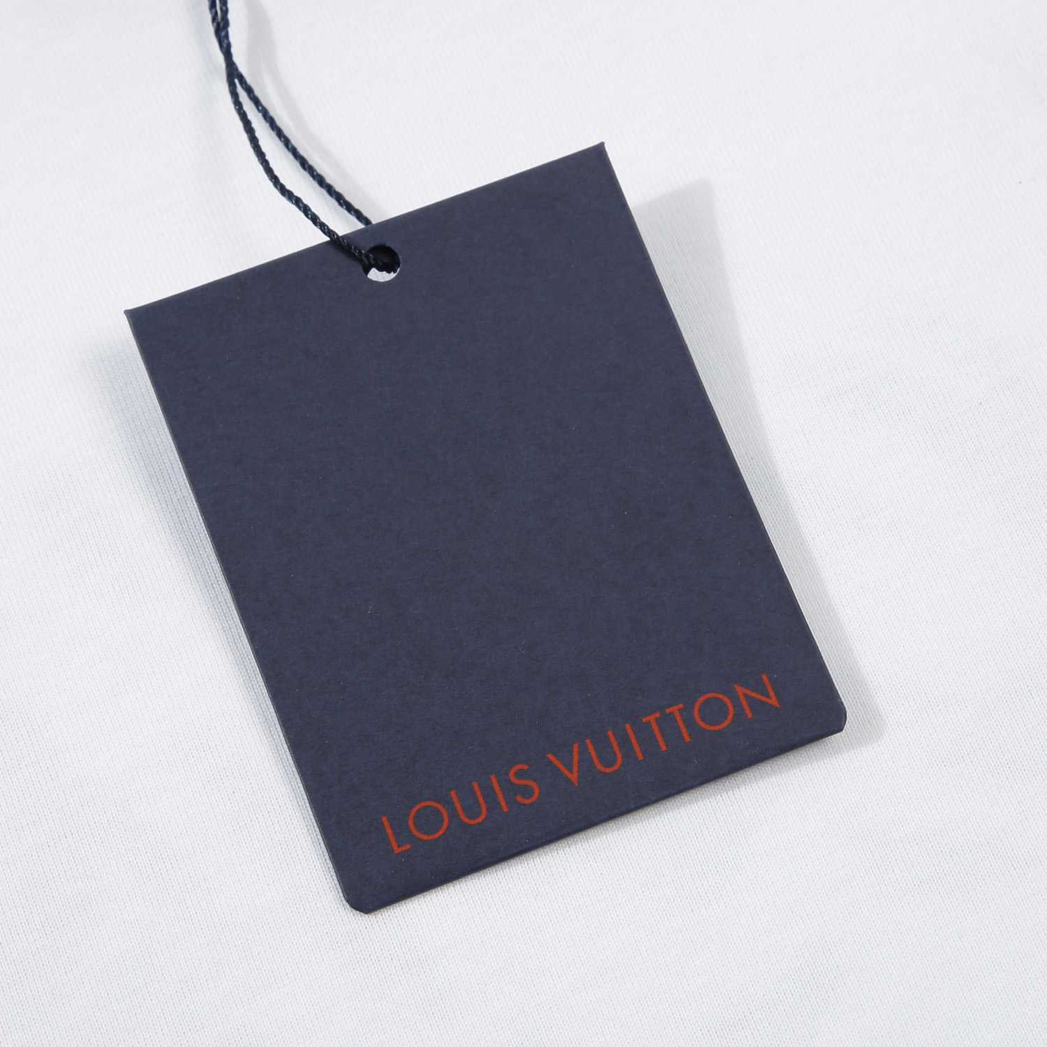 Louis Vuitton Graphic Cotton T-Shirt  1AHCW6 - FashionPlug
