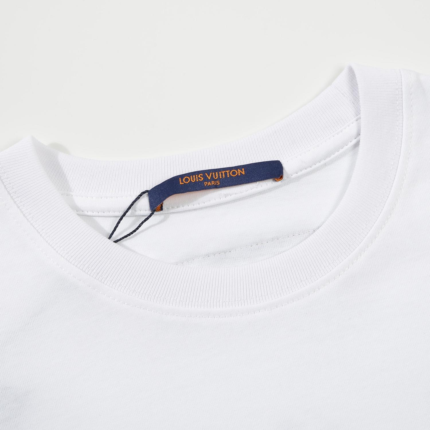 Louis Vuitton Graphic Cotton T-Shirt  1AHCW6 - FashionPlug