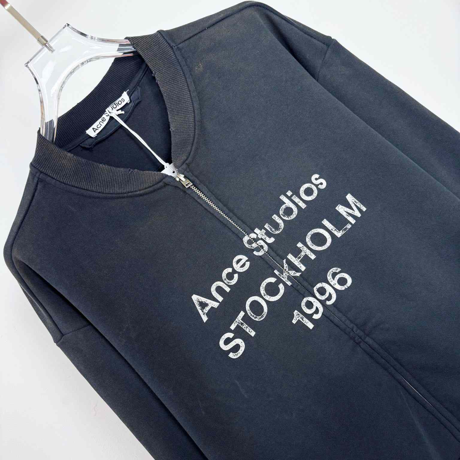 Acne Studios - Zip sweater logo - FashionPlug