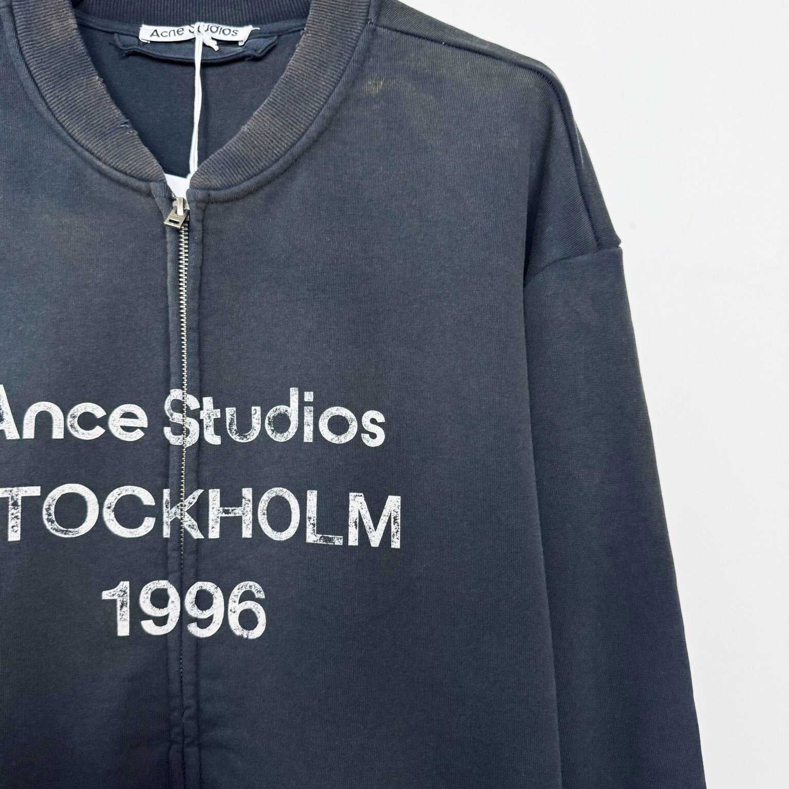 Acne Studios - Zip sweater logo - FashionPlug