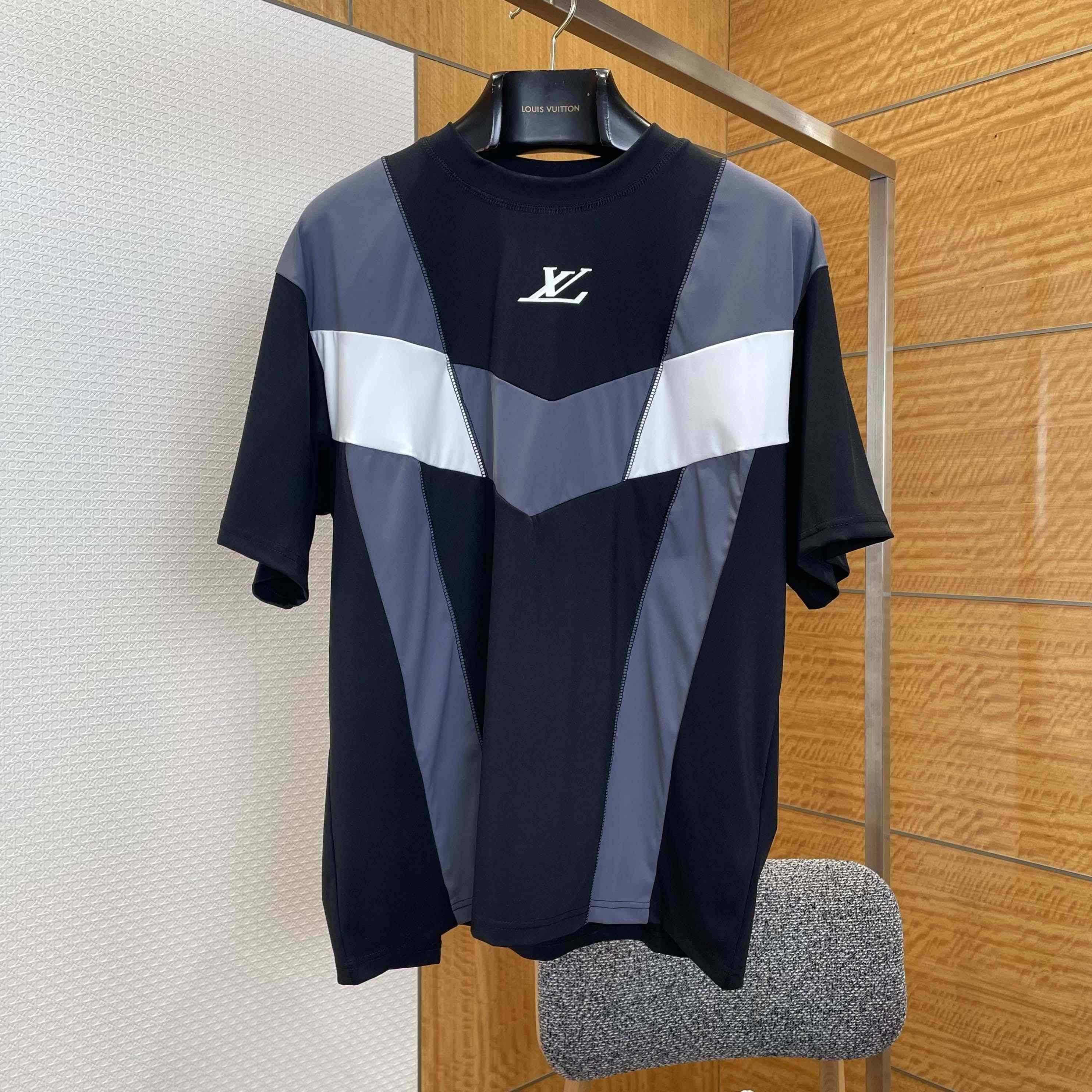 Louis Vuitton Running T-Shirt  - FashionPlug