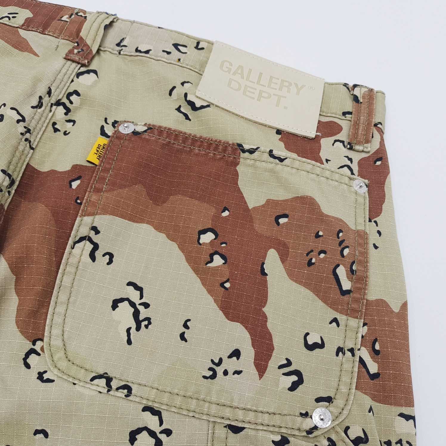 Gallery Department LA Flare Cargo Pants - FashionPlug