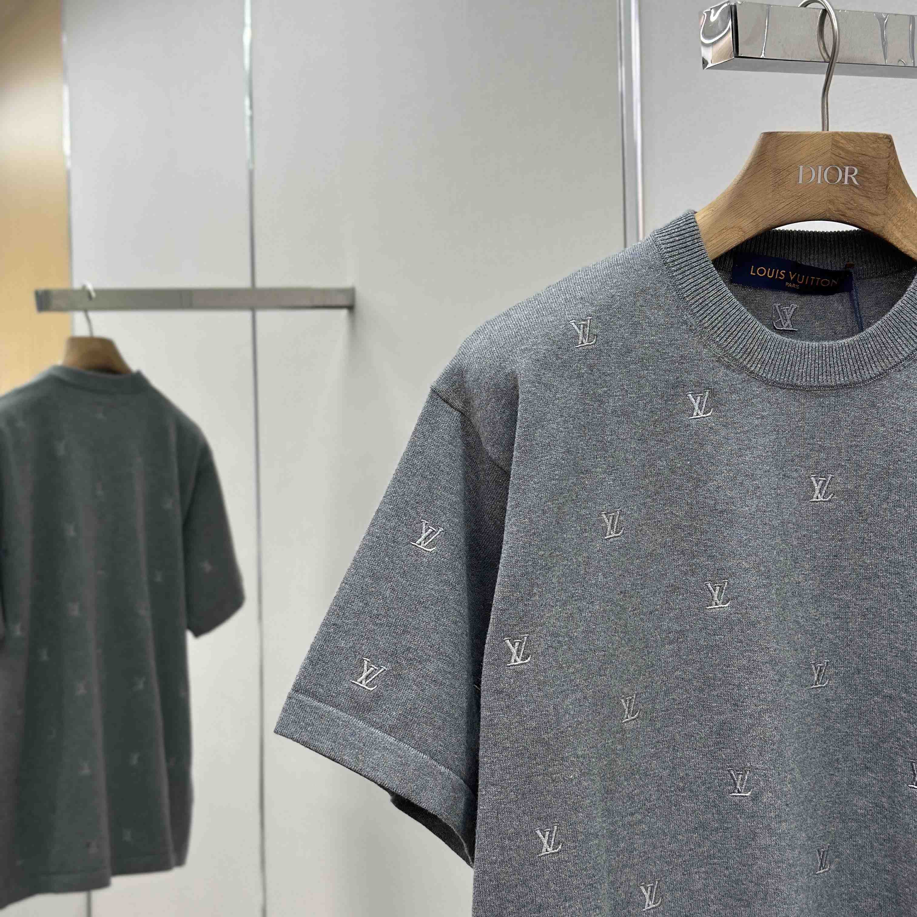 Louis Vuitton LV Blason Embroidered Short-Sleeved Crewneck - FashionPlug