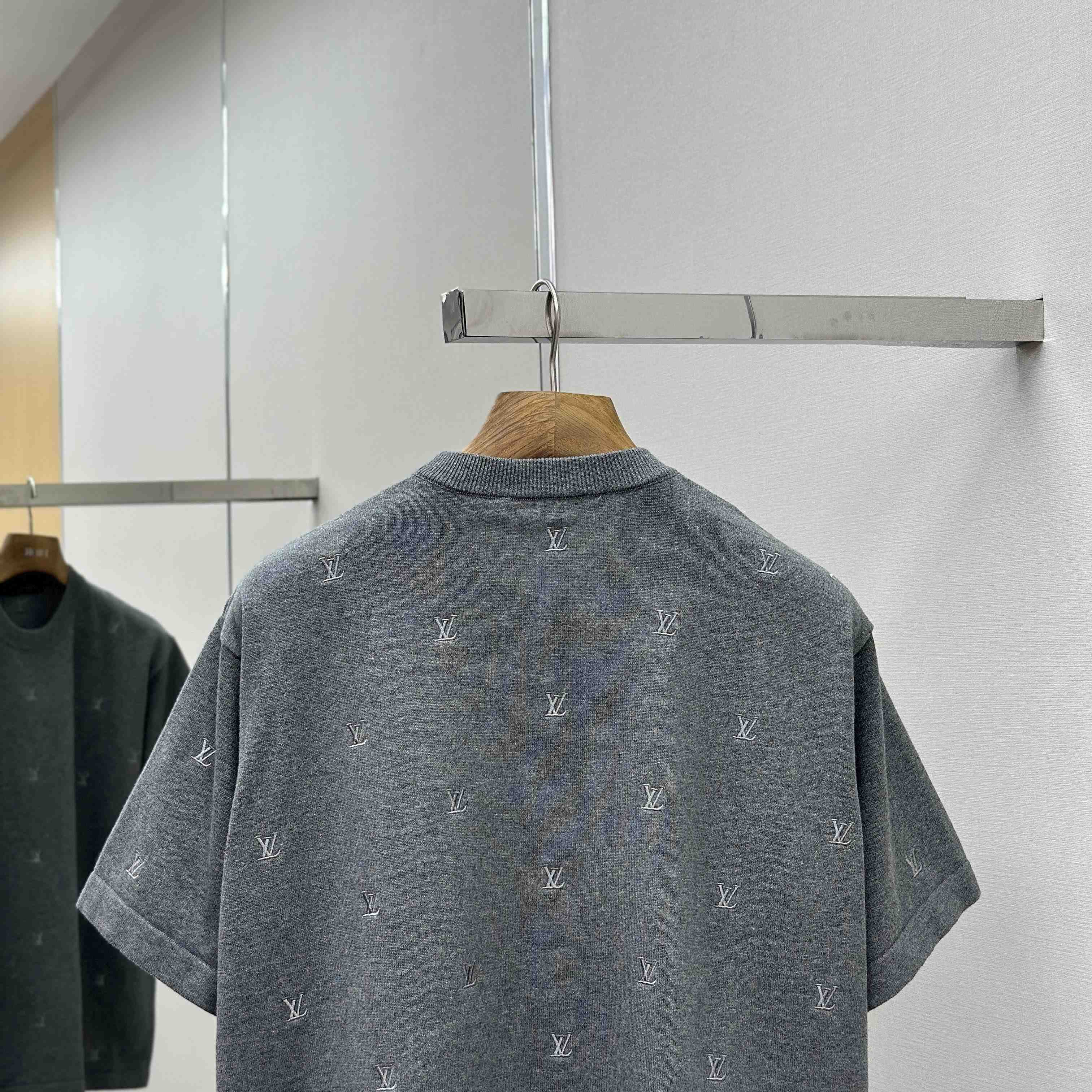 Louis Vuitton LV Blason Embroidered Short-Sleeved Crewneck - FashionPlug