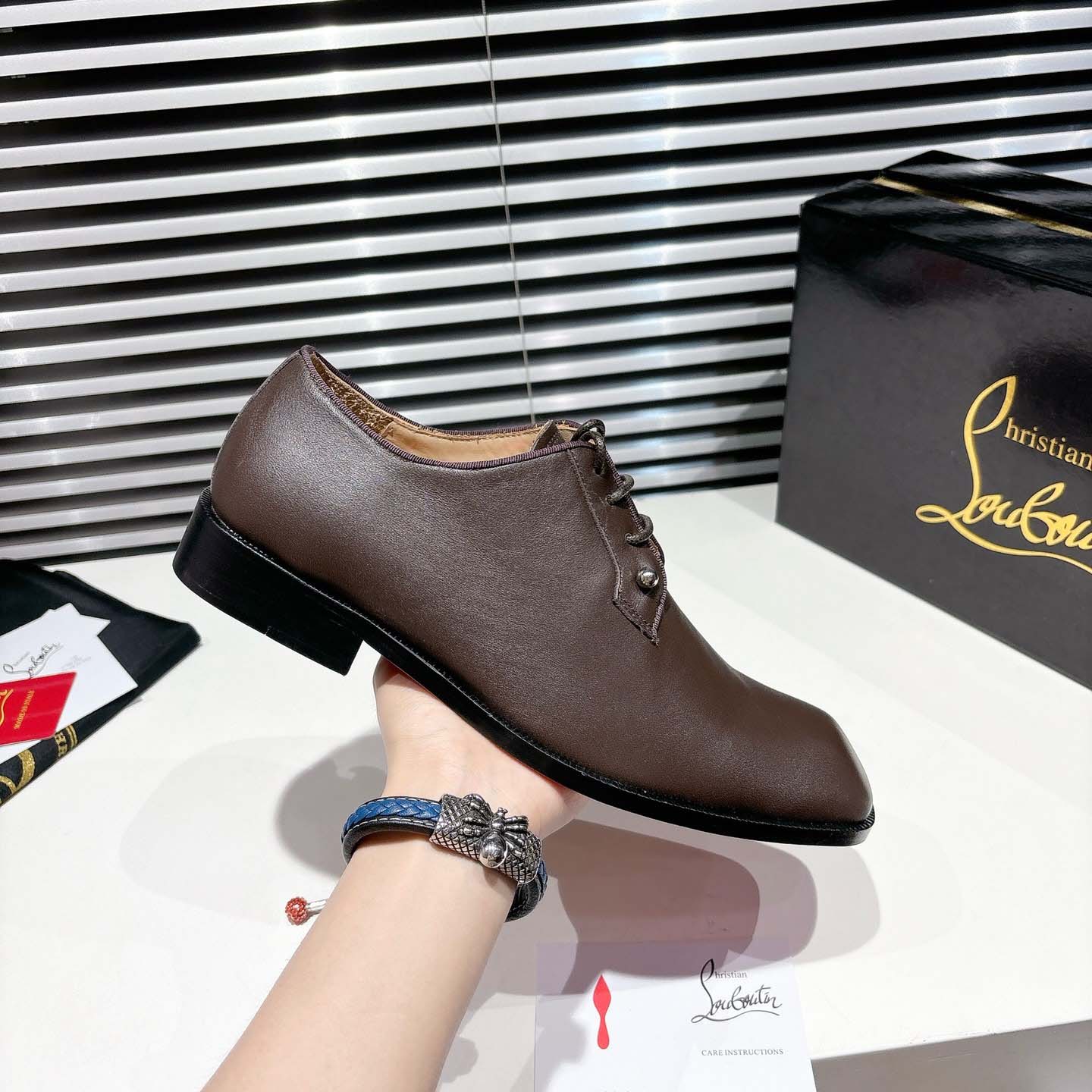 Christian Louboutin Chambeliss Derbies - Calf leather - FashionPlug