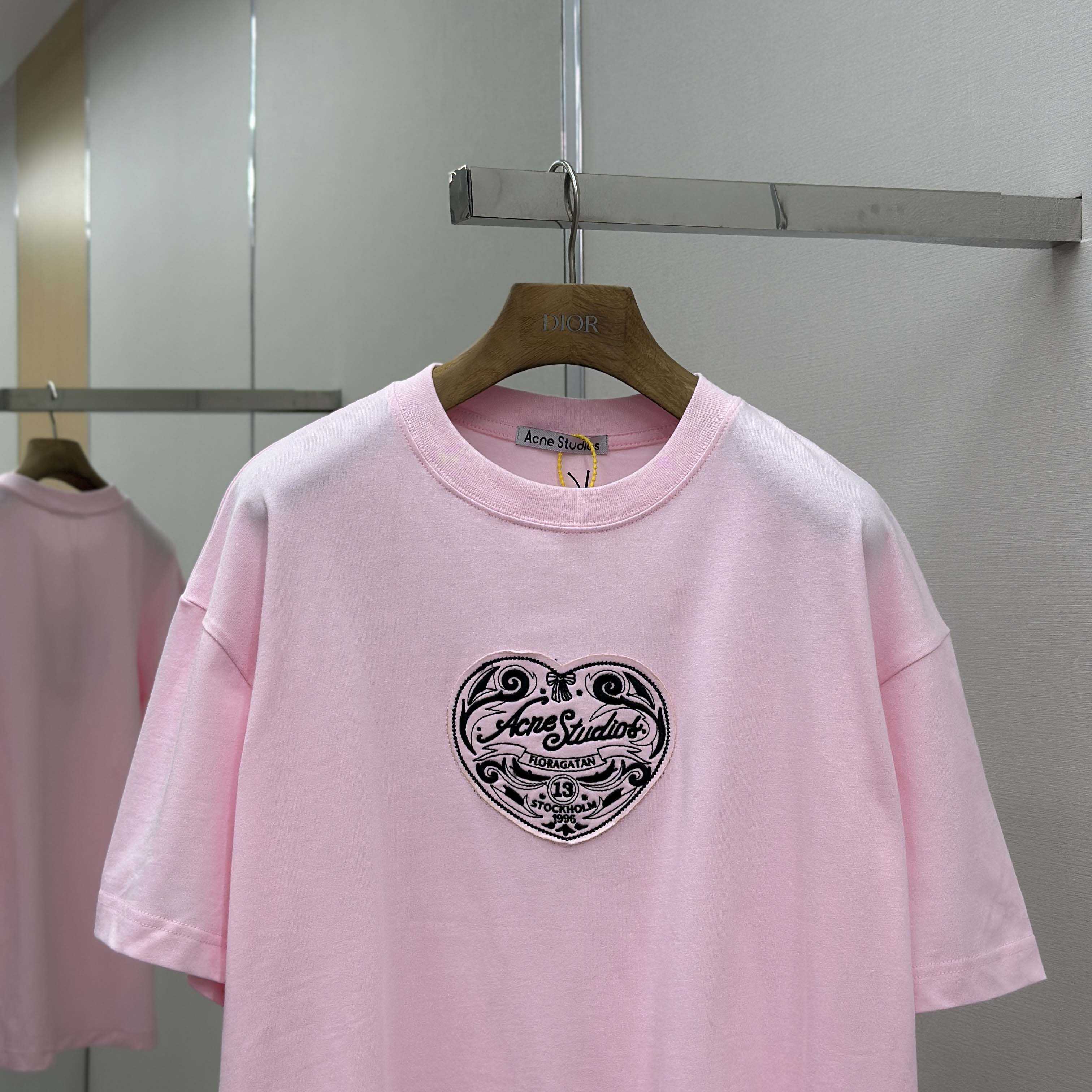 Acne Studios Logo T-shirt - Baby pink - FashionPlug