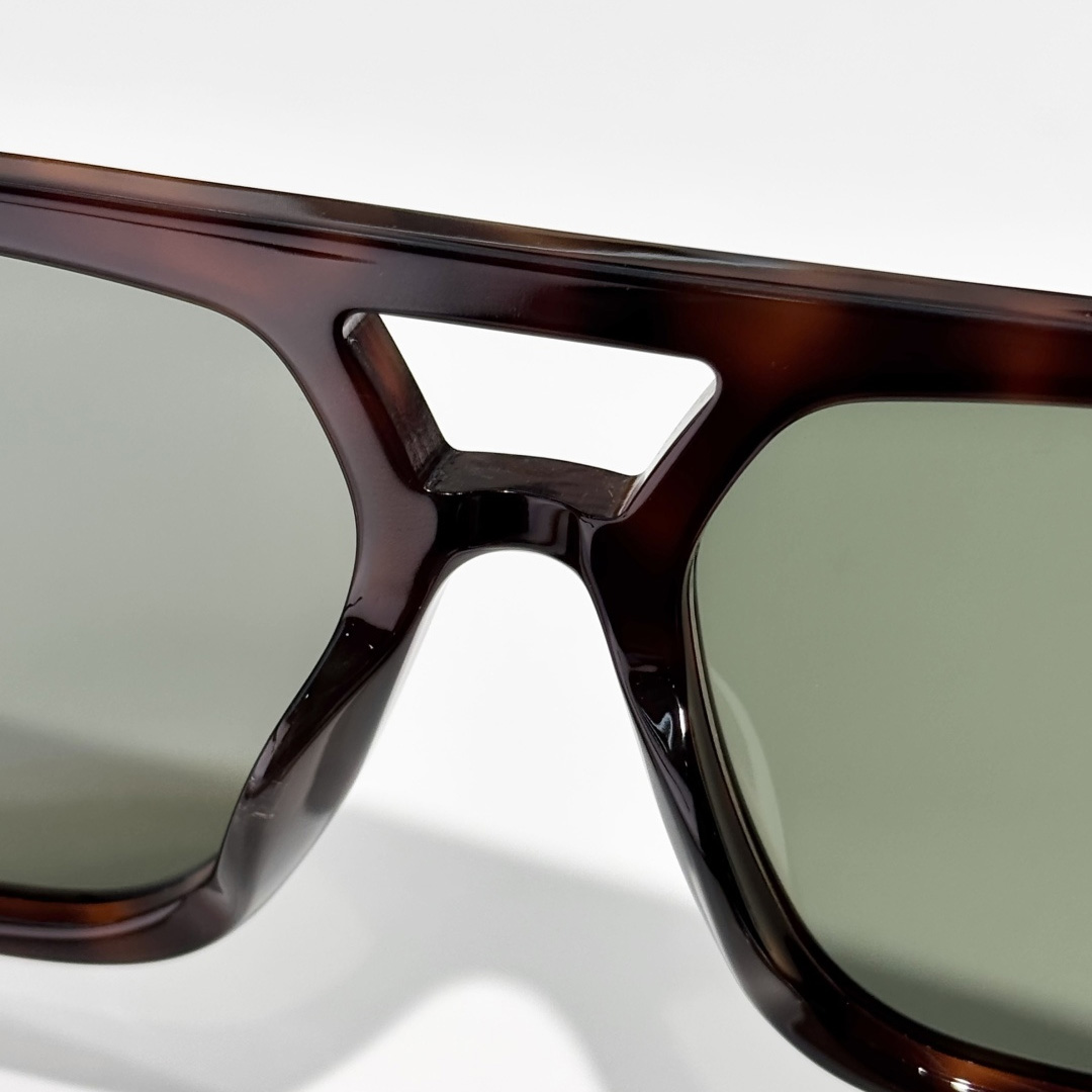 Louis Vuitton LV Hit Large Square Sunglasses   Z3059U - FashionPlug