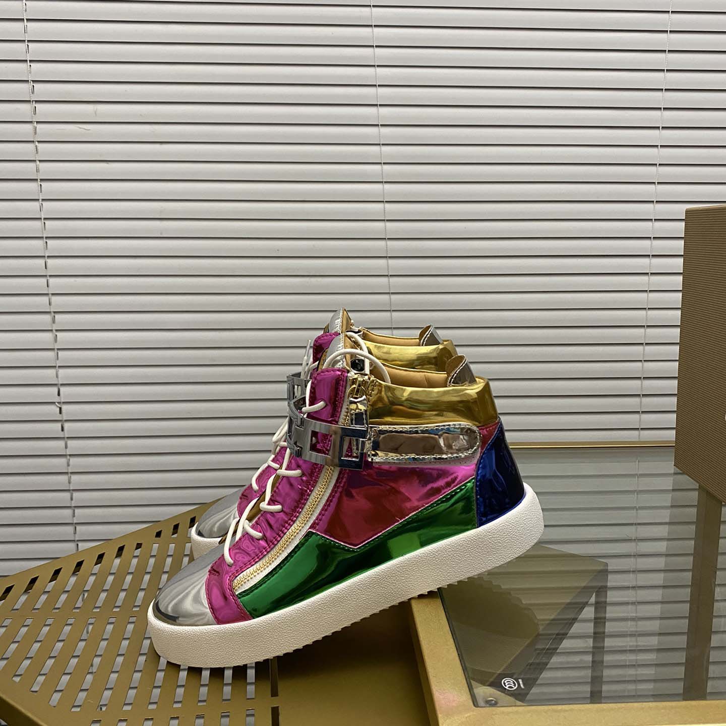 Giuseppe Zanotti High-Top Sneak - FashionPlug