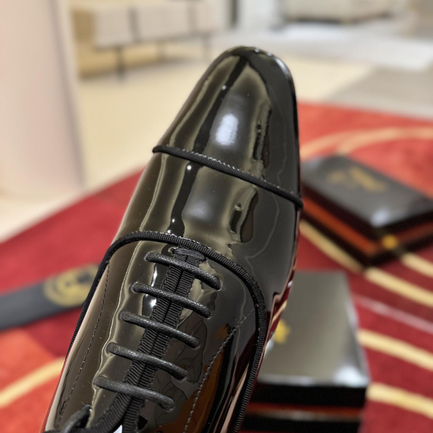 Christian Louboutin Greggyrocks Oxfords  - FashionPlug