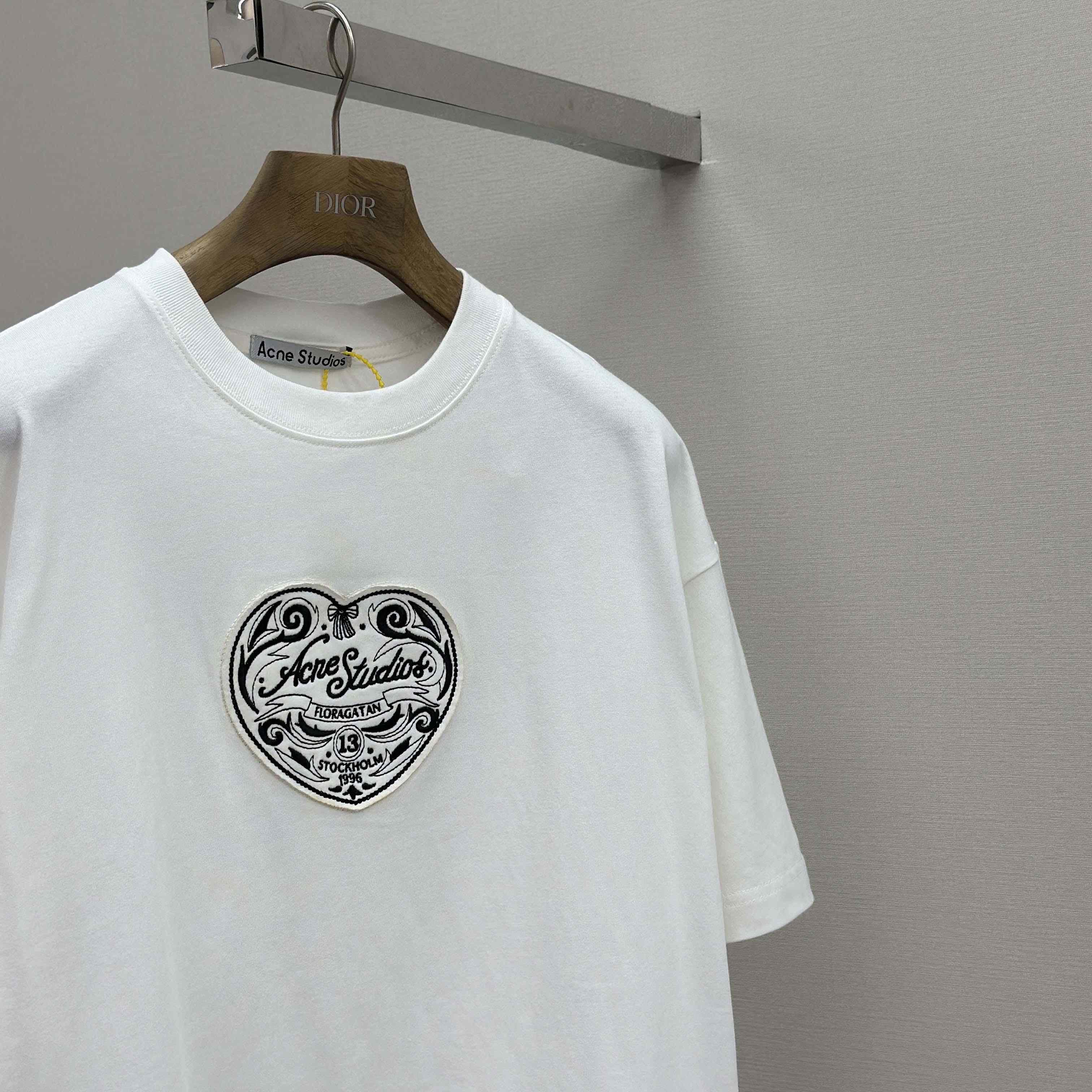 Acne Studios Logo T-shirt - Off white - FashionPlug