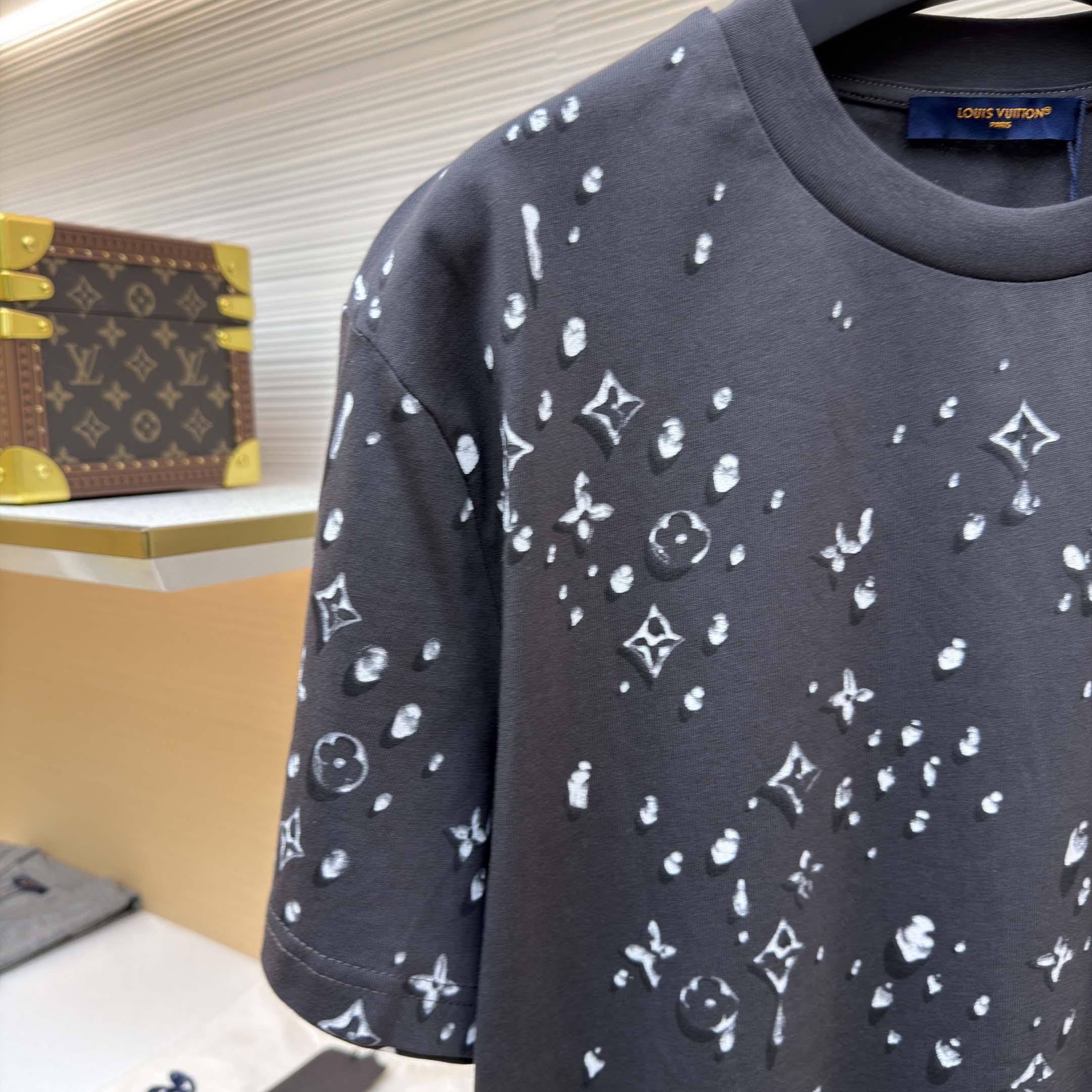Louis Vuitton Monogram Short-Sleeved T-Shirt   1AJCBF - FashionPlug