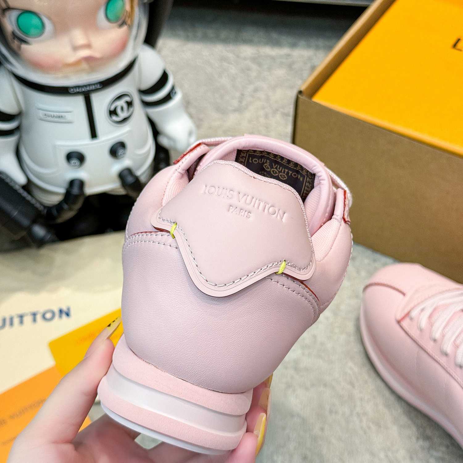 Louis Vuitton LV BUTTERSOFT Sneaker    1AIKWJ - FashionPlug