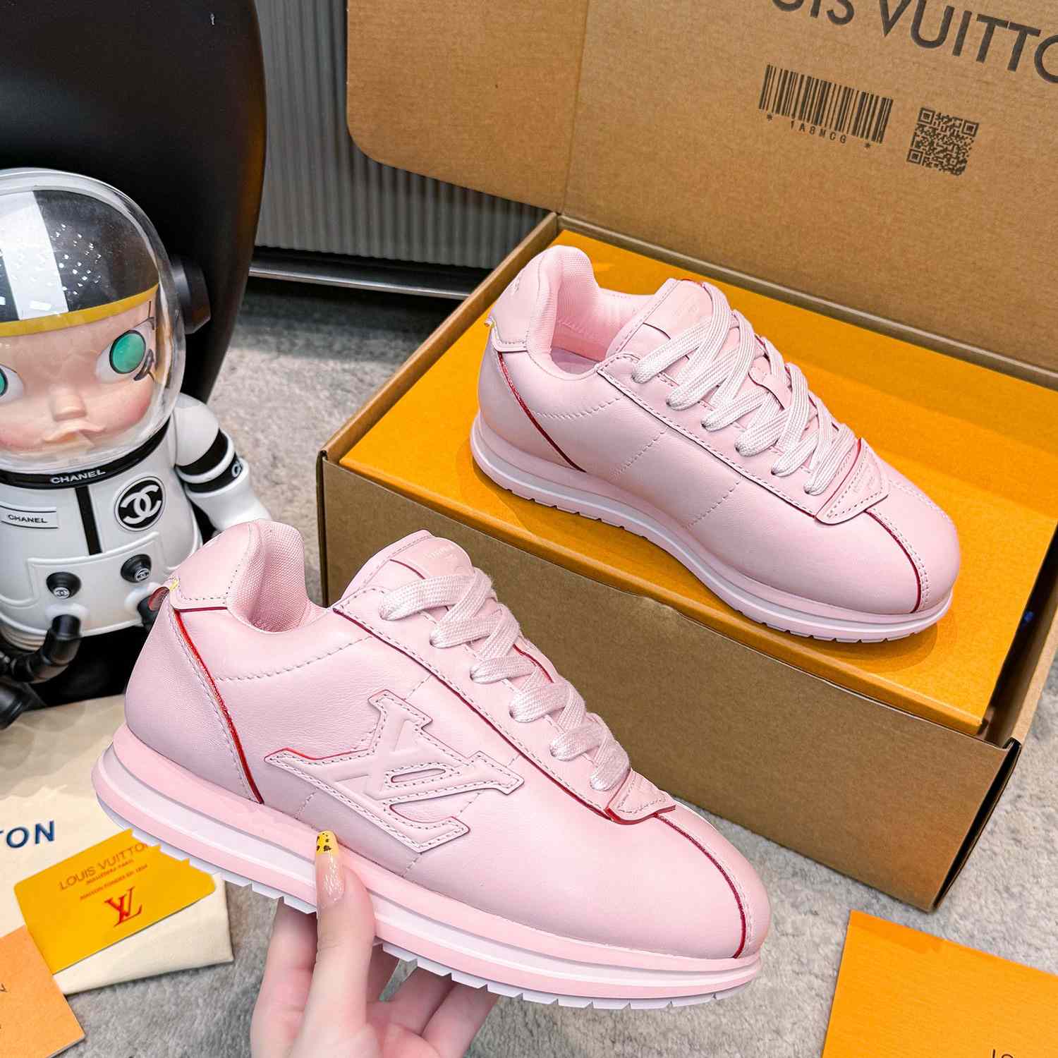 Louis Vuitton LV BUTTERSOFT Sneaker    1AIKWJ - FashionPlug