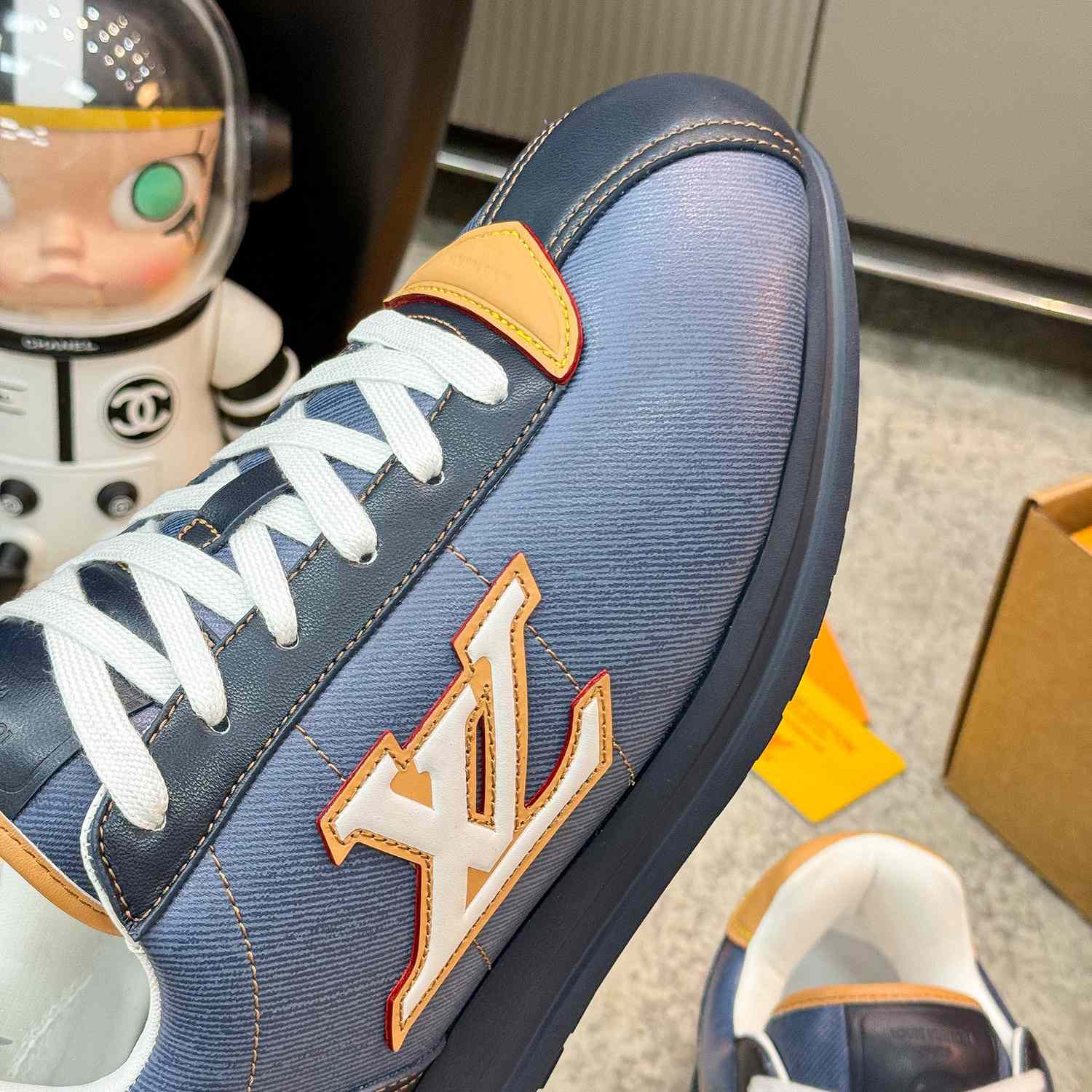 Louis Vuitton LV BUTTERSOFT Sneaker    1AIKI9 - FashionPlug