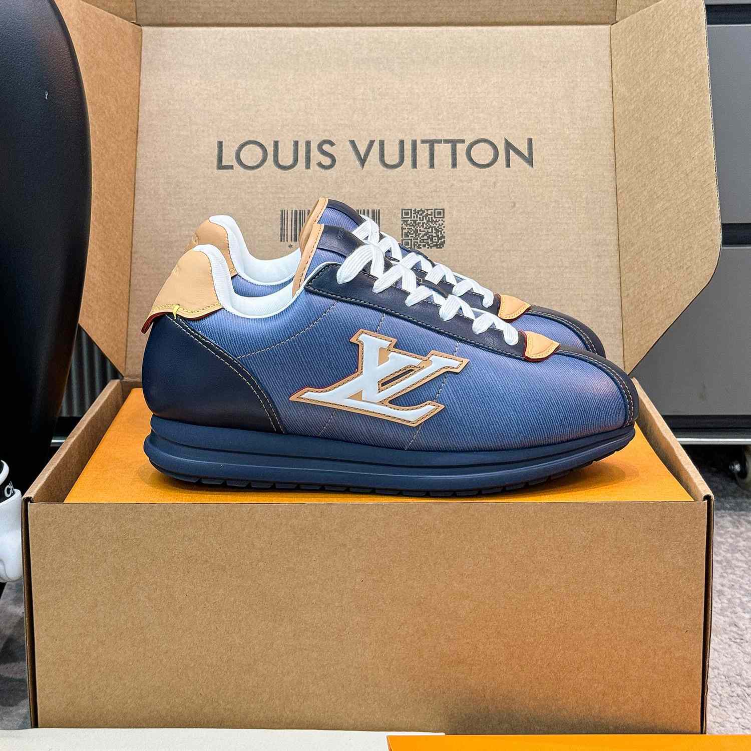 Louis Vuitton LV BUTTERSOFT Sneaker    1AIKI9 - FashionPlug
