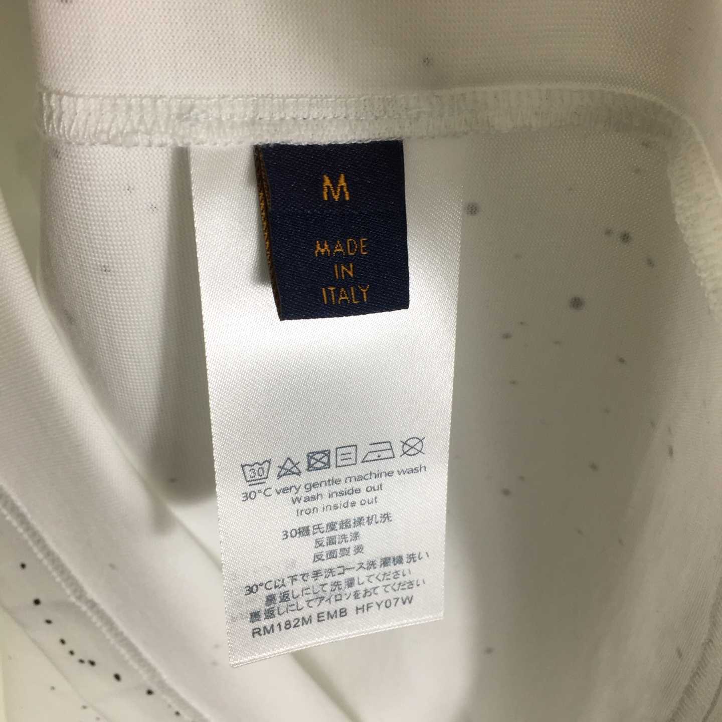 Louis Vuitton T-shirt  - FashionPlug